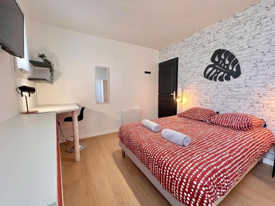 Maison La Feuilleraie N3-Standingmaison-Wifi-Proche Centre Ville-Property Rental Nm ฟอนทีเนย์-เลอ-คอมต์ ภายนอก รูปภาพ