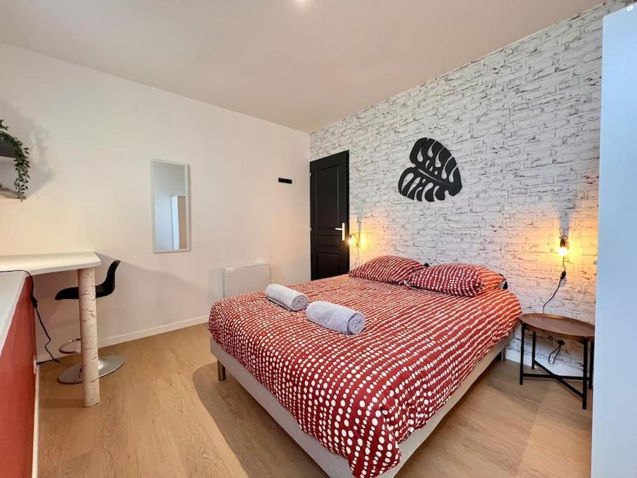 Maison La Feuilleraie N3-Standingmaison-Wifi-Proche Centre Ville-Property Rental Nm ฟอนทีเนย์-เลอ-คอมต์ ภายนอก รูปภาพ