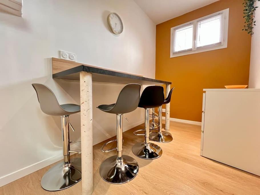 Maison La Feuilleraie N3-Standingmaison-Wifi-Proche Centre Ville-Property Rental Nm ฟอนทีเนย์-เลอ-คอมต์ ภายนอก รูปภาพ